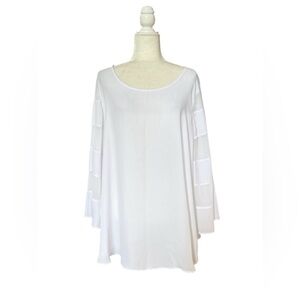 Ashley Stewart Women’s elegant White Women's Top Size 14/16W